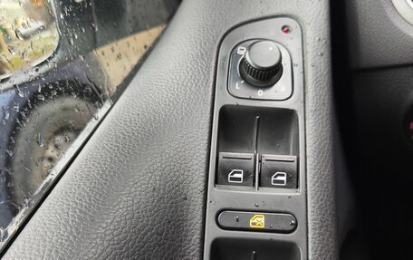 Volkswagen Tiguan I, 2011 год, 1 300 000 рублей, 6 фотография