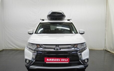 Mitsubishi Outlander III рестайлинг 3, 2017 год, 2 400 000 рублей, 2 фотография
