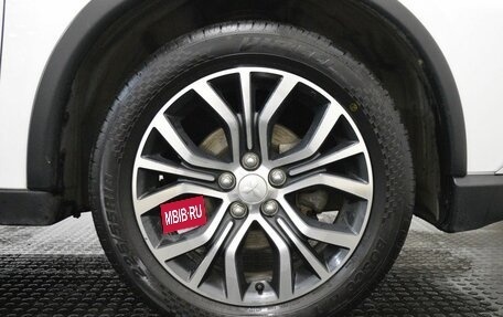 Mitsubishi Outlander III рестайлинг 3, 2017 год, 2 400 000 рублей, 9 фотография