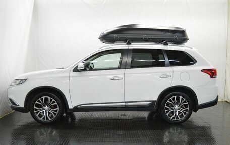 Mitsubishi Outlander III рестайлинг 3, 2017 год, 2 400 000 рублей, 8 фотография