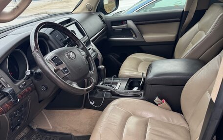 Toyota Land Cruiser 200, 2010 год, 2 850 000 рублей, 6 фотография
