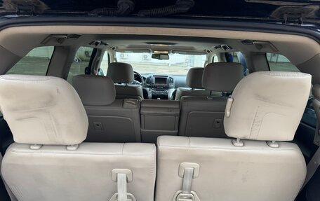 Toyota Land Cruiser 200, 2010 год, 2 850 000 рублей, 8 фотография