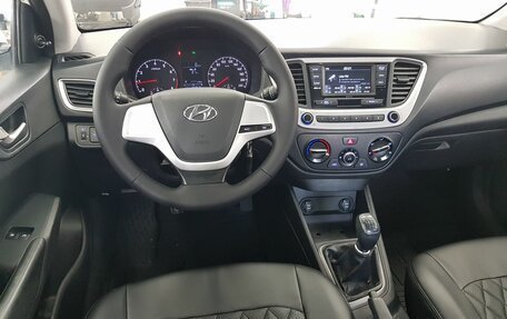 Hyundai Solaris II рестайлинг, 2018 год, 899 000 рублей, 5 фотография