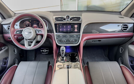 Bentley Bentayga I, 2024 год, 35 900 000 рублей, 10 фотография