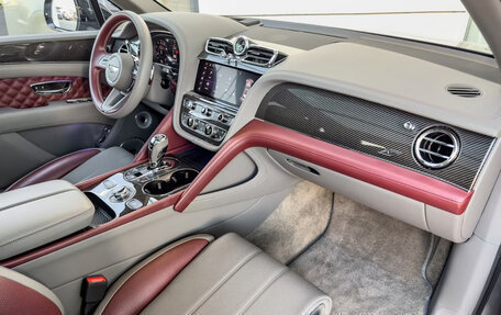 Bentley Bentayga I, 2024 год, 35 900 000 рублей, 13 фотография