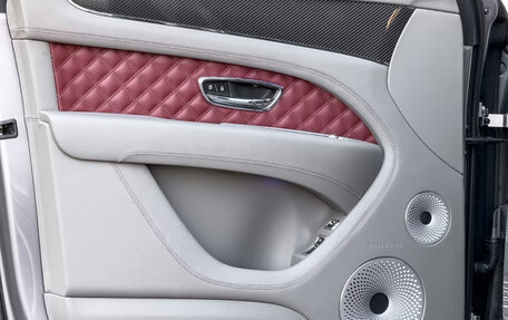 Bentley Bentayga I, 2024 год, 35 900 000 рублей, 18 фотография