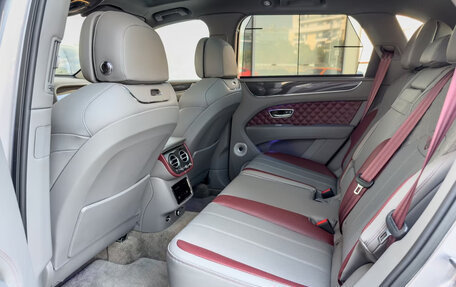 Bentley Bentayga I, 2024 год, 35 900 000 рублей, 20 фотография