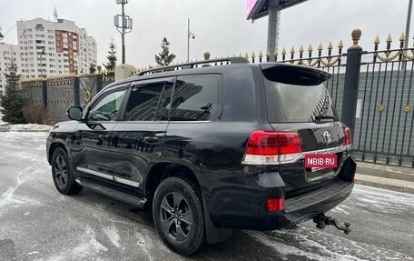 Toyota Land Cruiser 200, 2015 год, 5 870 000 рублей, 4 фотография
