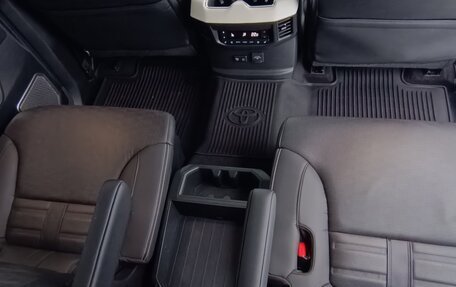 Toyota Sequoia, 2023 год, 12 500 000 рублей, 19 фотография