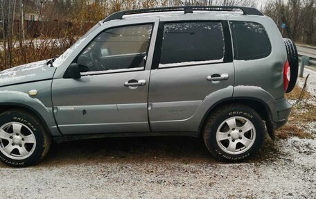 Chevrolet Niva I рестайлинг, 2011 год, 350 000 рублей, 3 фотография