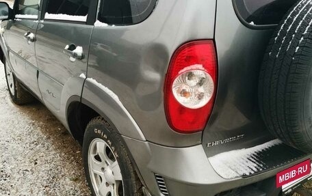 Chevrolet Niva I рестайлинг, 2011 год, 350 000 рублей, 4 фотография