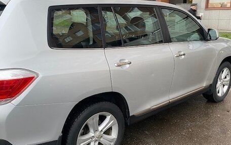 Toyota Highlander III, 2011 год, 1 500 000 рублей, 6 фотография