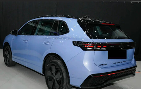 Volkswagen Tiguan, 2025 год, 4 450 000 рублей, 6 фотография