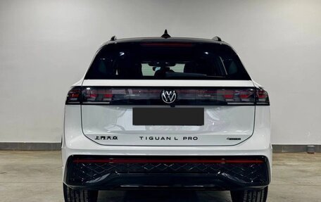Volkswagen Tiguan, 2025 год, 4 450 000 рублей, 6 фотография