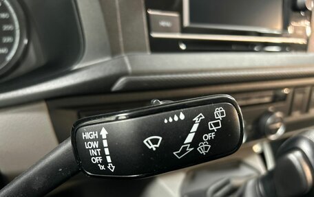 Volkswagen Caravelle T6 рестайлинг, 2020 год, 3 996 400 рублей, 23 фотография