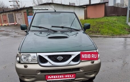 Nissan Terrano II рестайлинг, 2001 год, 390 000 рублей, 2 фотография
