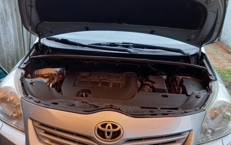 Toyota Verso I, 2010 год, 850 000 рублей, 14 фотография