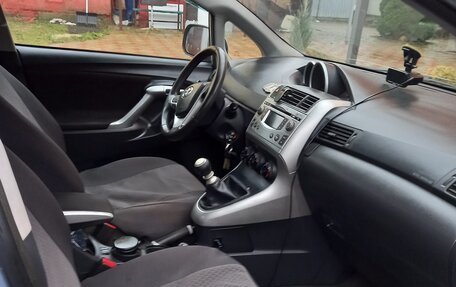 Toyota Verso I, 2010 год, 850 000 рублей, 16 фотография