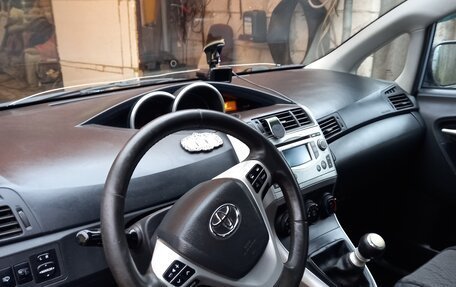 Toyota Verso I, 2010 год, 850 000 рублей, 19 фотография