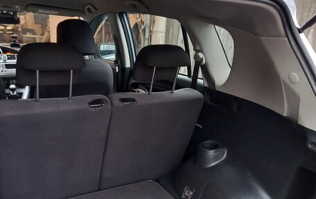 Toyota Verso I, 2010 год, 850 000 рублей, 23 фотография