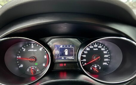 KIA Carnival III, 2016 год, 2 050 000 рублей, 7 фотография