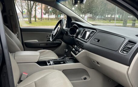 KIA Carnival III, 2016 год, 2 050 000 рублей, 9 фотография