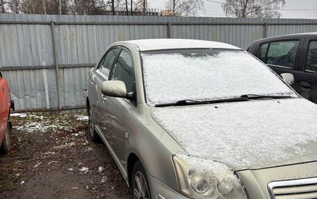 Toyota Avensis III рестайлинг, 2004 год, 495 000 рублей, 2 фотография