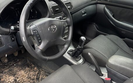 Toyota Avensis III рестайлинг, 2004 год, 495 000 рублей, 12 фотография