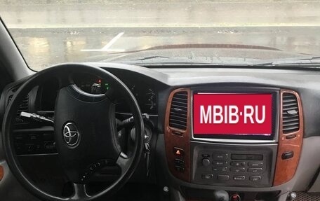 Toyota Land Cruiser 100 рестайлинг 2, 2005 год, 2 500 000 рублей, 13 фотография