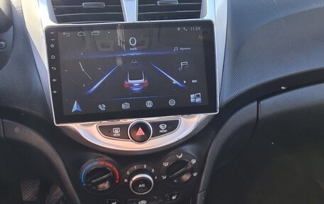 Hyundai Solaris II рестайлинг, 2012 год, 450 000 рублей, 2 фотография