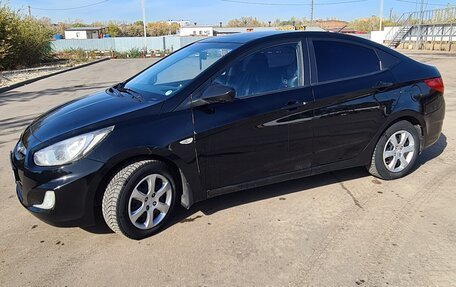 Hyundai Solaris II рестайлинг, 2012 год, 450 000 рублей, 13 фотография