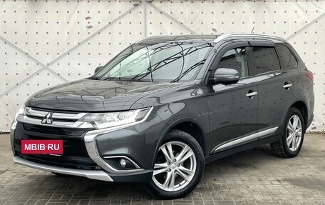 Mitsubishi Outlander III рестайлинг 3, 2016 год, 1 750 000 рублей, 1 фотография