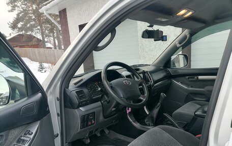 Toyota Land Cruiser Prado 120 рестайлинг, 2007 год, 1 800 000 рублей, 7 фотография