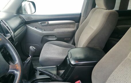 Toyota Land Cruiser Prado 120 рестайлинг, 2007 год, 1 800 000 рублей, 11 фотография