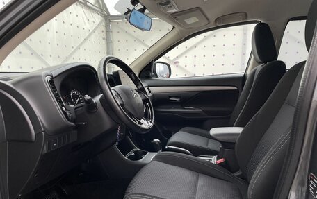 Mitsubishi Outlander III рестайлинг 3, 2016 год, 1 750 000 рублей, 11 фотография