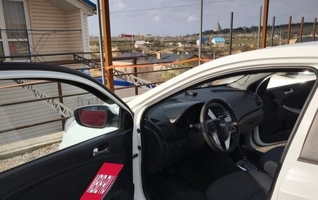 Hyundai Solaris II рестайлинг, 2012 год, 700 000 рублей, 3 фотография