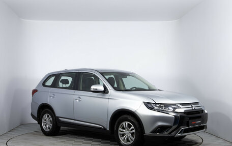 Mitsubishi Outlander III рестайлинг 3, 2021 год, 2 520 000 рублей, 3 фотография