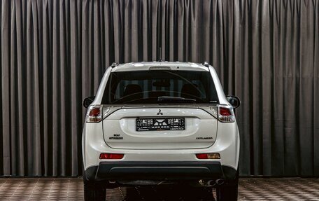 Mitsubishi Outlander III рестайлинг 3, 2014 год, 1 385 000 рублей, 5 фотография