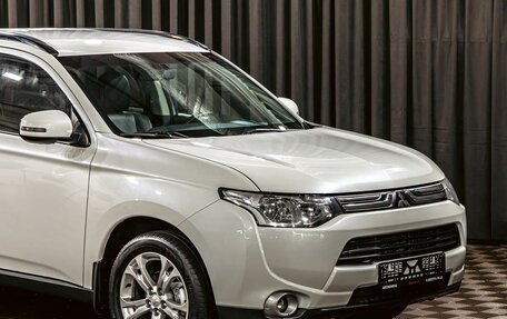 Mitsubishi Outlander III рестайлинг 3, 2014 год, 1 385 000 рублей, 8 фотография