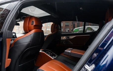 BMW 8 серия, 2021 год, 12 000 000 рублей, 19 фотография