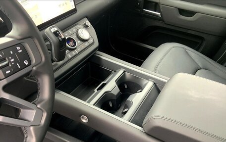 Land Rover Defender II, 2025 год, 13 982 834 рублей, 16 фотография