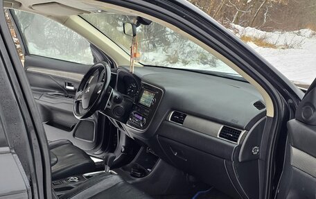 Mitsubishi Outlander III рестайлинг 3, 2012 год, 1 250 000 рублей, 8 фотография