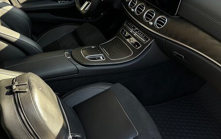 Mercedes-Benz E-Класс, 2021 год, 4 800 000 рублей, 2 фотография