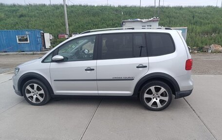 Volkswagen Touran III, 2012 год, 1 280 000 рублей, 4 фотография