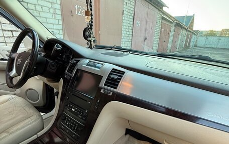 Cadillac Escalade III, 2008 год, 1 200 000 рублей, 16 фотография