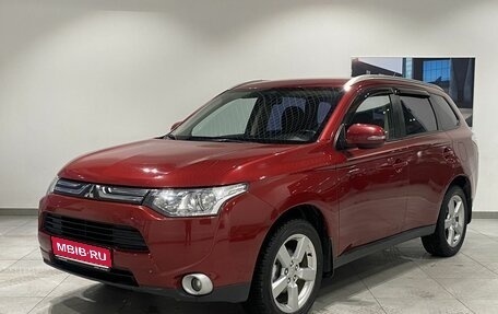 Mitsubishi Outlander III рестайлинг 3, 2013 год, 1 299 000 рублей, 1 фотография