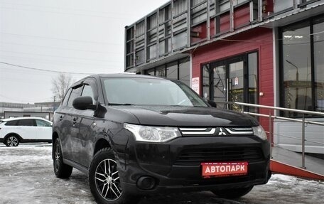 Mitsubishi Outlander III рестайлинг 3, 2013 год, 1 279 000 рублей, 1 фотография