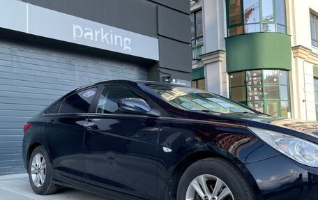 Hyundai Sonata VI, 2010 год, 859 000 рублей, 3 фотография