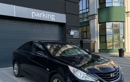 Hyundai Sonata VI, 2010 год, 859 000 рублей, 2 фотография