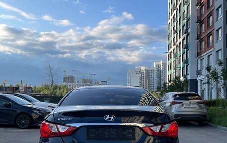 Hyundai Sonata VI, 2010 год, 859 000 рублей, 8 фотография